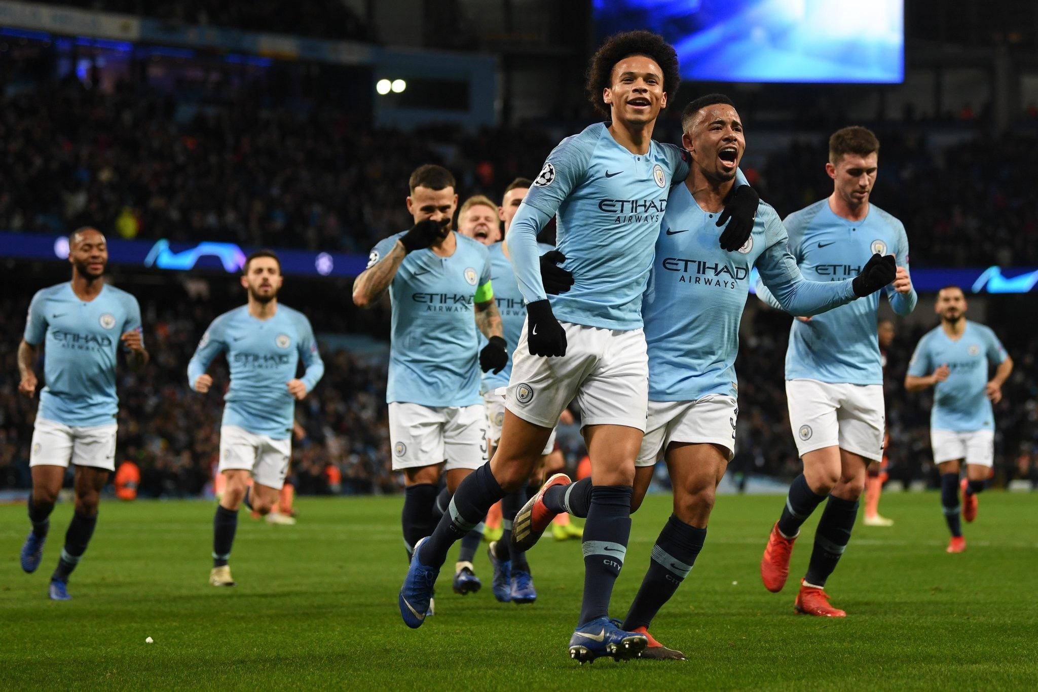 许多教练在 许多教练在